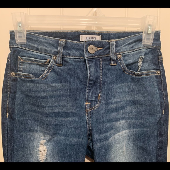 Ricki’s Distress Ankle Jean - Picture 3 of 8